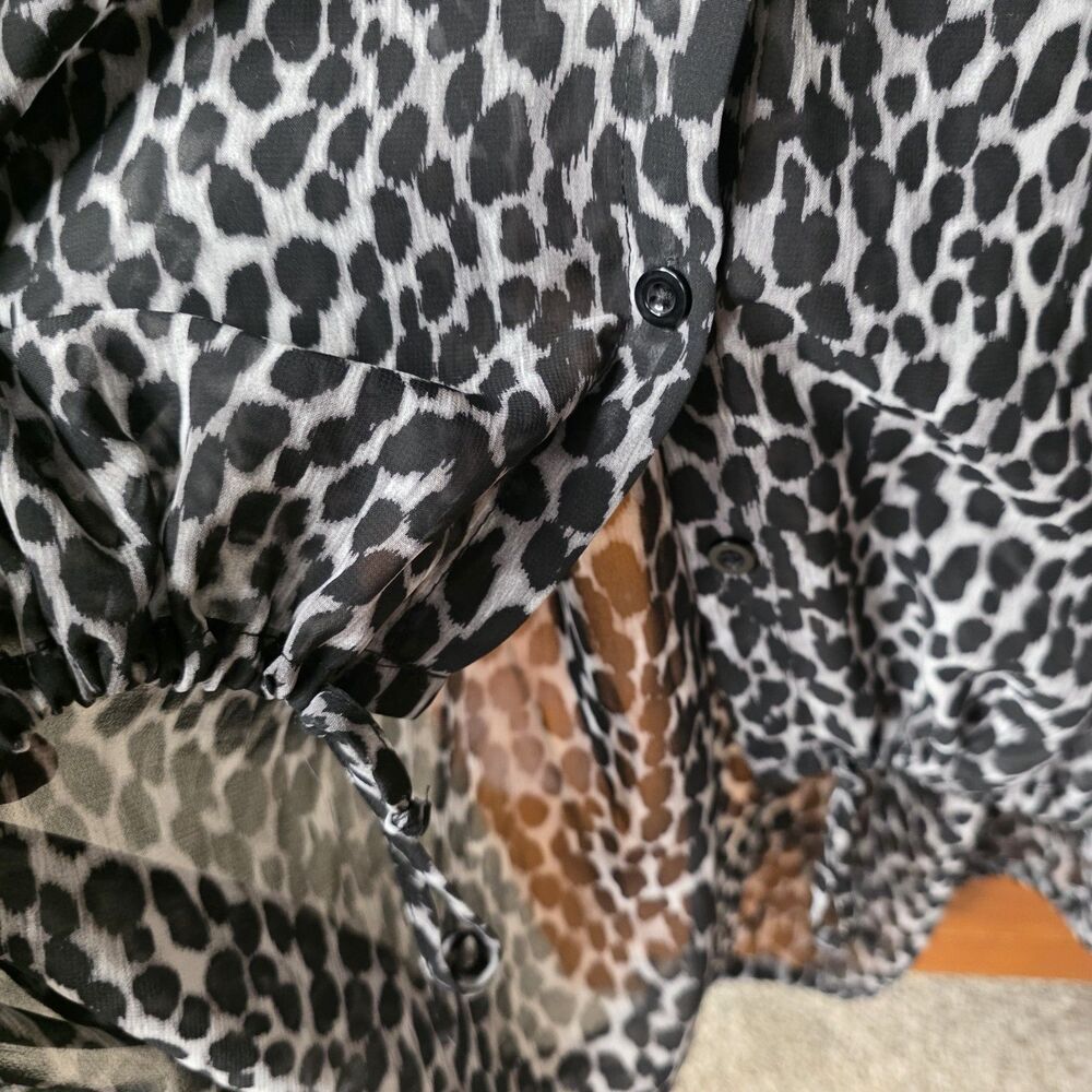 NWT Torrid Sheer Kimono Size 3XL Animal Print Button Tunic Black Gray - Picture 8 of 12